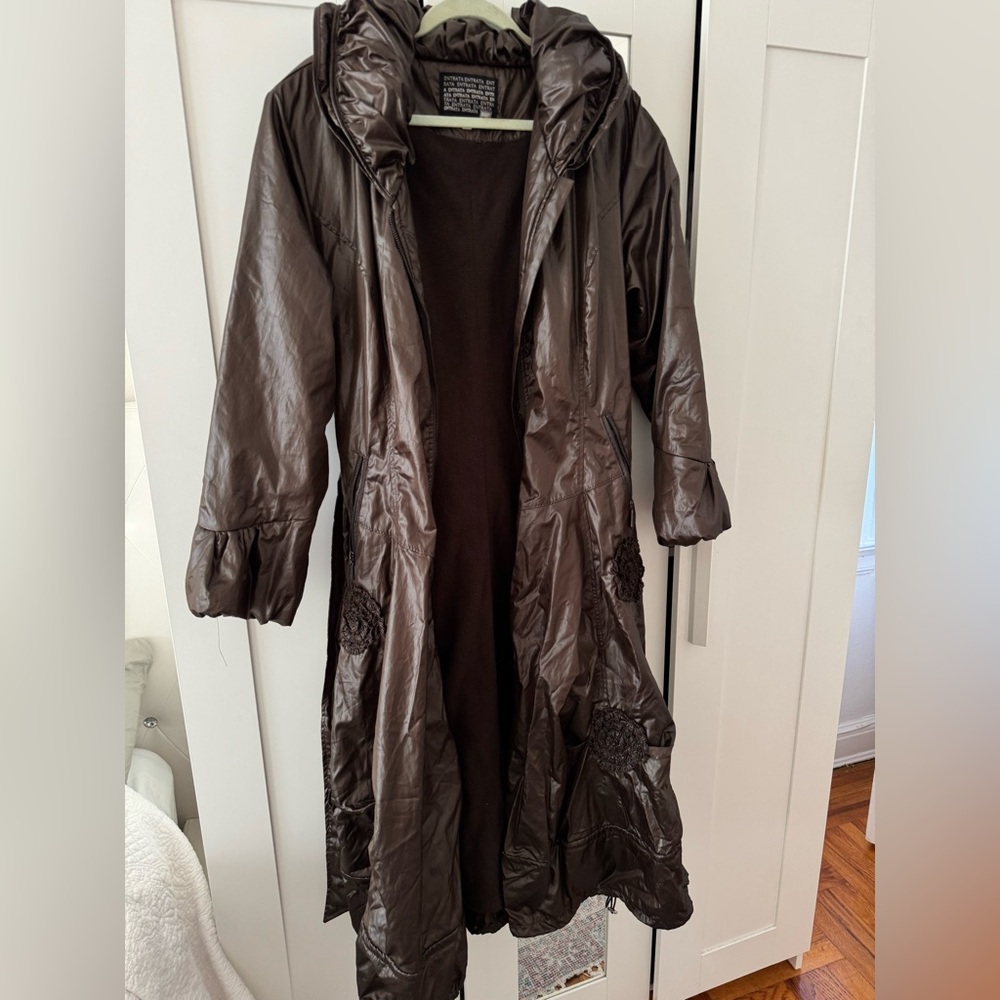 ENTRATA Coat - Picture 2 of 11